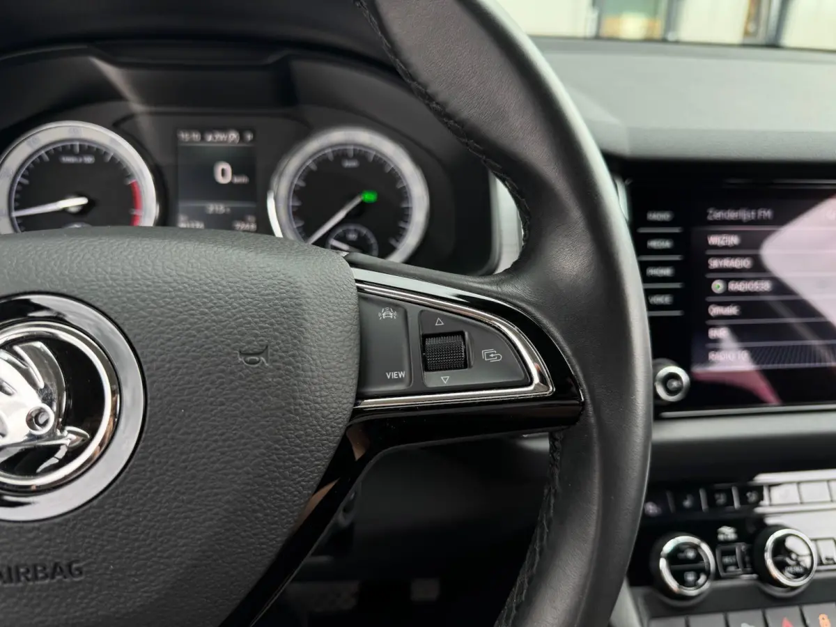1.5 TSI Sportline Business | LED | Camera | CarPlay | Climate | Cruise | Navigatie | Stoelverwarming