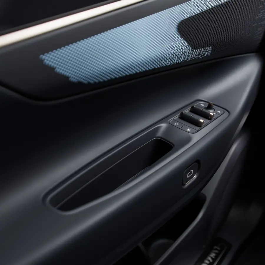 1.5 Core | 11 kW lader | Alarmsysteem | Apple Carplay/Android Auto|telefoonintegratie premium