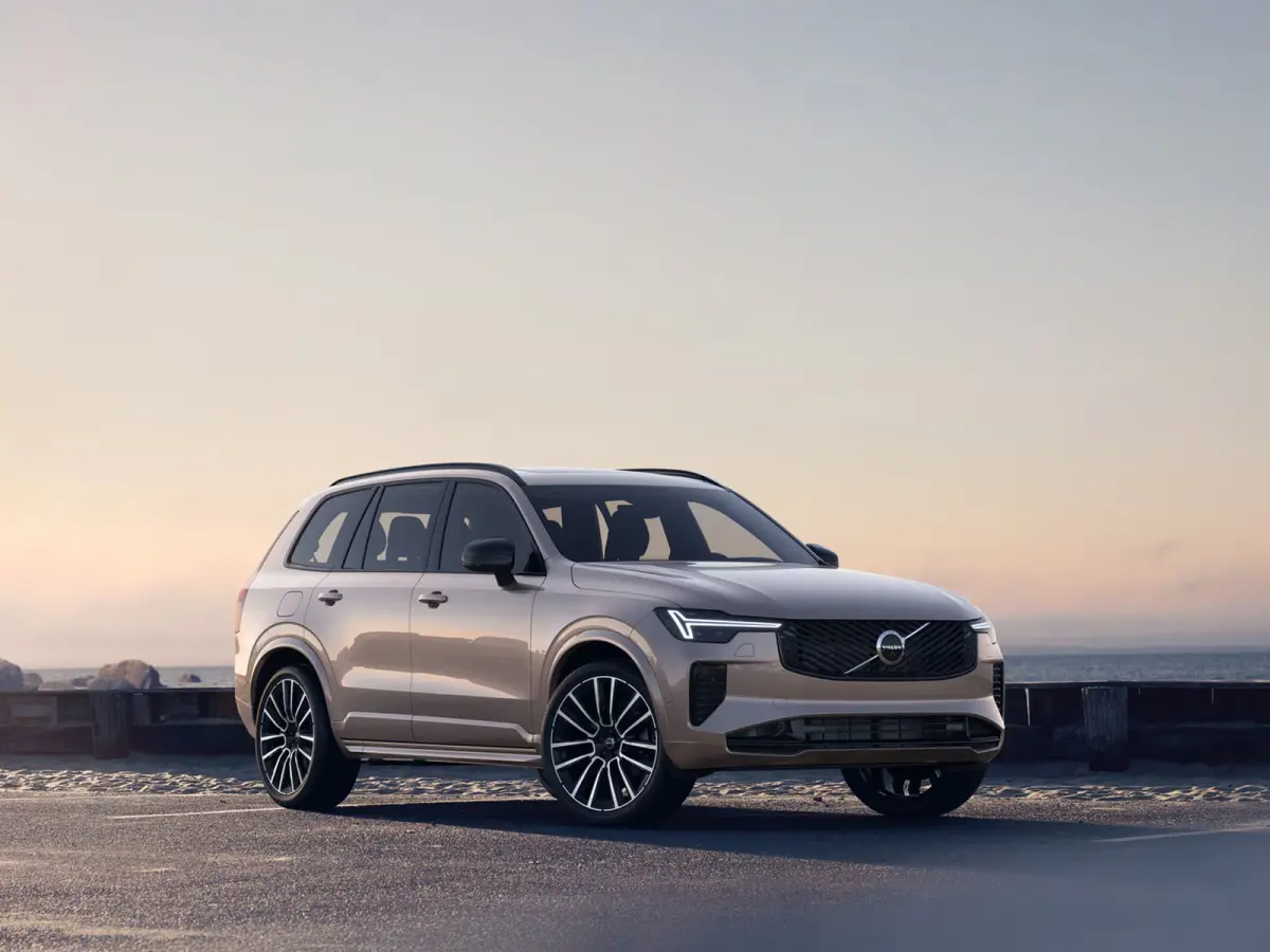 T8 Plug-in hybrid AWD Ultra Dark Exec. Ed. | Panoramadak | 360° camera | Bowers & Wilkins | Luchtvering | Head-up display | Stoelventilatie | Trekhaak
