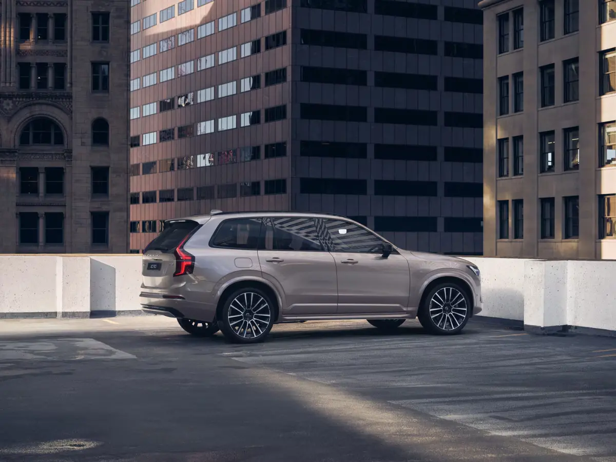 T8 Plug-in hybrid AWD Ultra Dark Exec. Ed. | Panoramadak | 360° camera | Bowers & Wilkins | Luchtvering | Head-up display | Stoelventilatie | Trekhaak