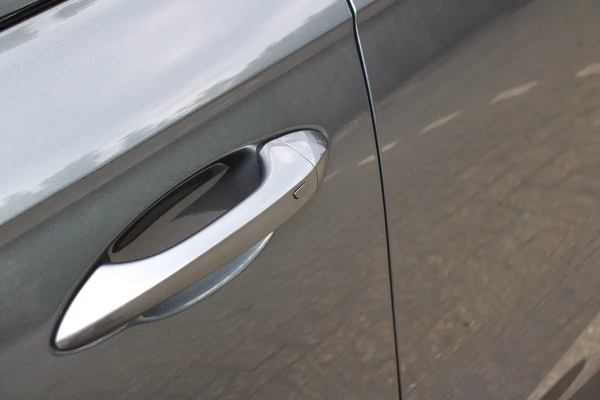 Luxury 64 kWh | 360° CAMERA | STOEL + STUURVERWARMING | ADAPTIVE CRUISE | DODE HOEK | PARK SENS V+A | ELEKTR. STOEL | STREAMINGS DIENSTEN