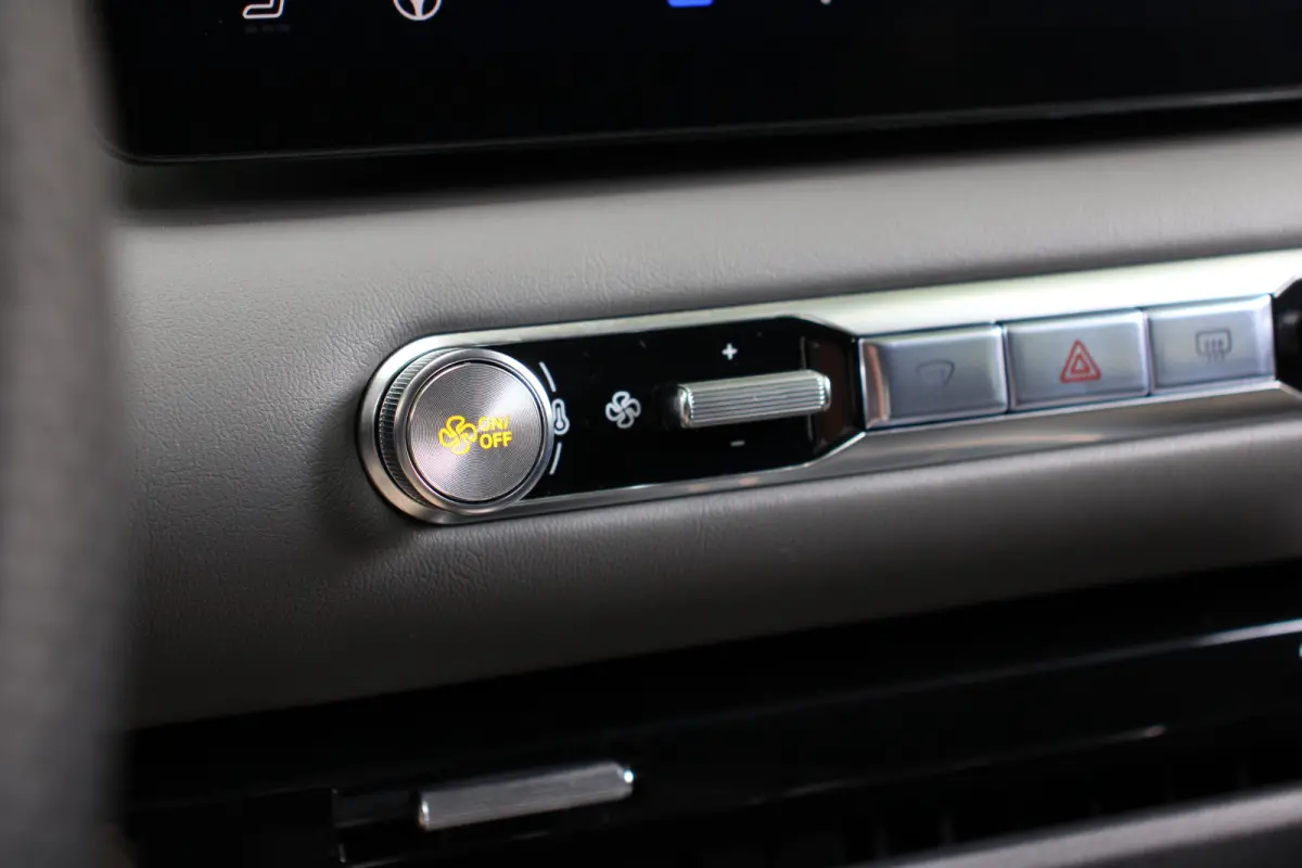 Luxury 64 kWh | 360° CAMERA | STOEL + STUURVERWARMING | ADAPTIVE CRUISE | DODE HOEK | PARK SENS V+A | ELEKTR. STOEL | STREAMINGS DIENSTEN