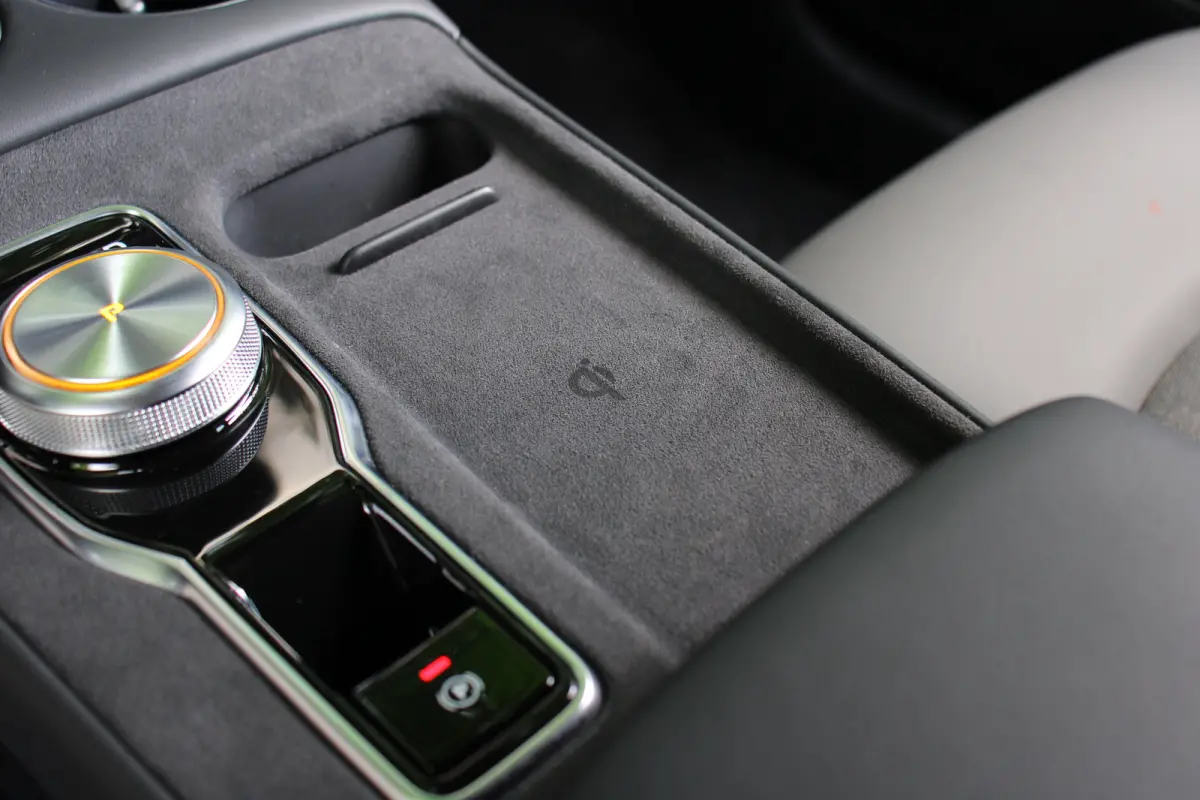 Luxury 64 kWh | 360° CAMERA | STOEL + STUURVERWARMING | ADAPTIVE CRUISE | DODE HOEK | PARK SENS V+A | ELEKTR. STOEL | STREAMINGS DIENSTEN