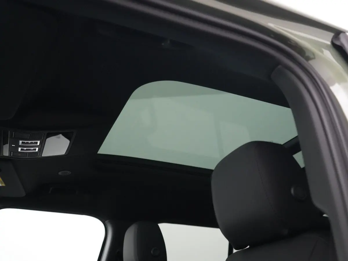 2.0 P300e PHEV S Forest Edition | Comfort Pack | Convenience Pack | ClearSight binnenspiegel | Meridian Sound System | Panoramadak |