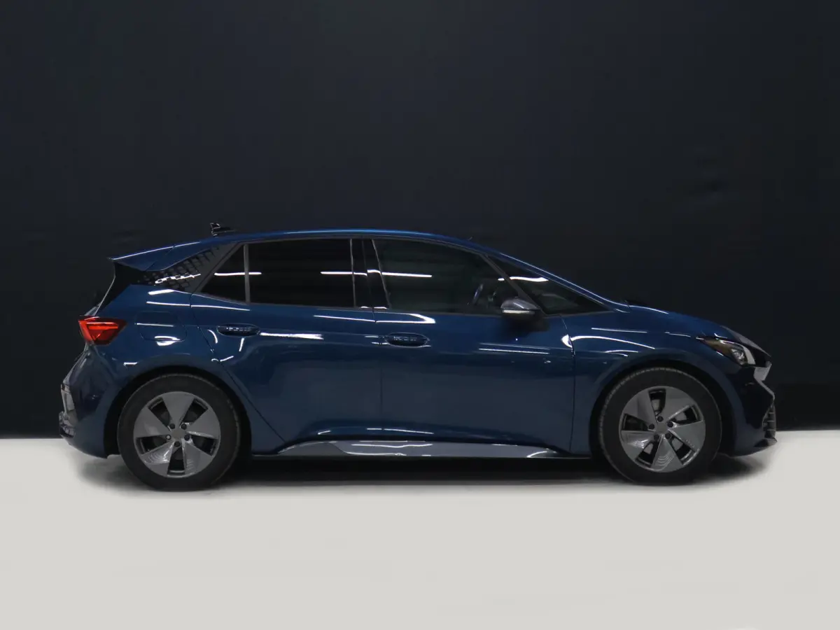 Essential 62 kWh [SOH 92%, APPLE CARPLAY, ANDROID, STUURVERWARMING, PARKEERASSISTENT, PARKEERSENSOREN V+A, SPEEDLIMITER, CLIMATE CONTROL, NAVIGATIE, NIEUWSTAAT]
