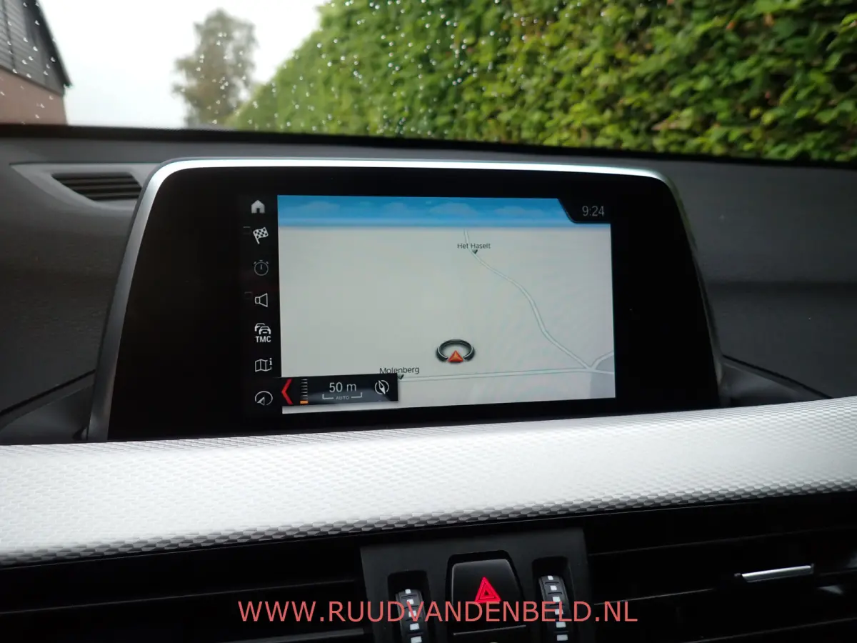 sDrive20i M-PAKKET / CAMERA / PANODAK / SPORTSTOELEN / BLUETOOTH