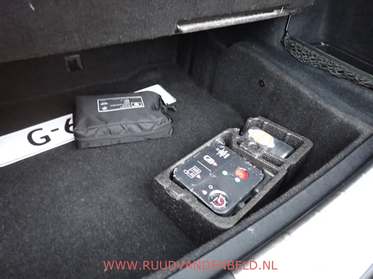 sDrive20i M-PAKKET / CAMERA / PANODAK / SPORTSTOELEN / BLUETOOTH