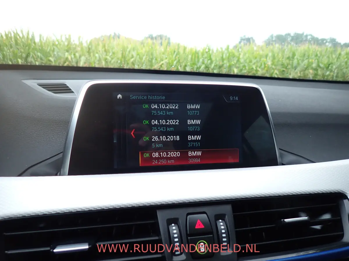 sDrive20i M-PAKKET / CAMERA / PANODAK / SPORTSTOELEN / BLUETOOTH