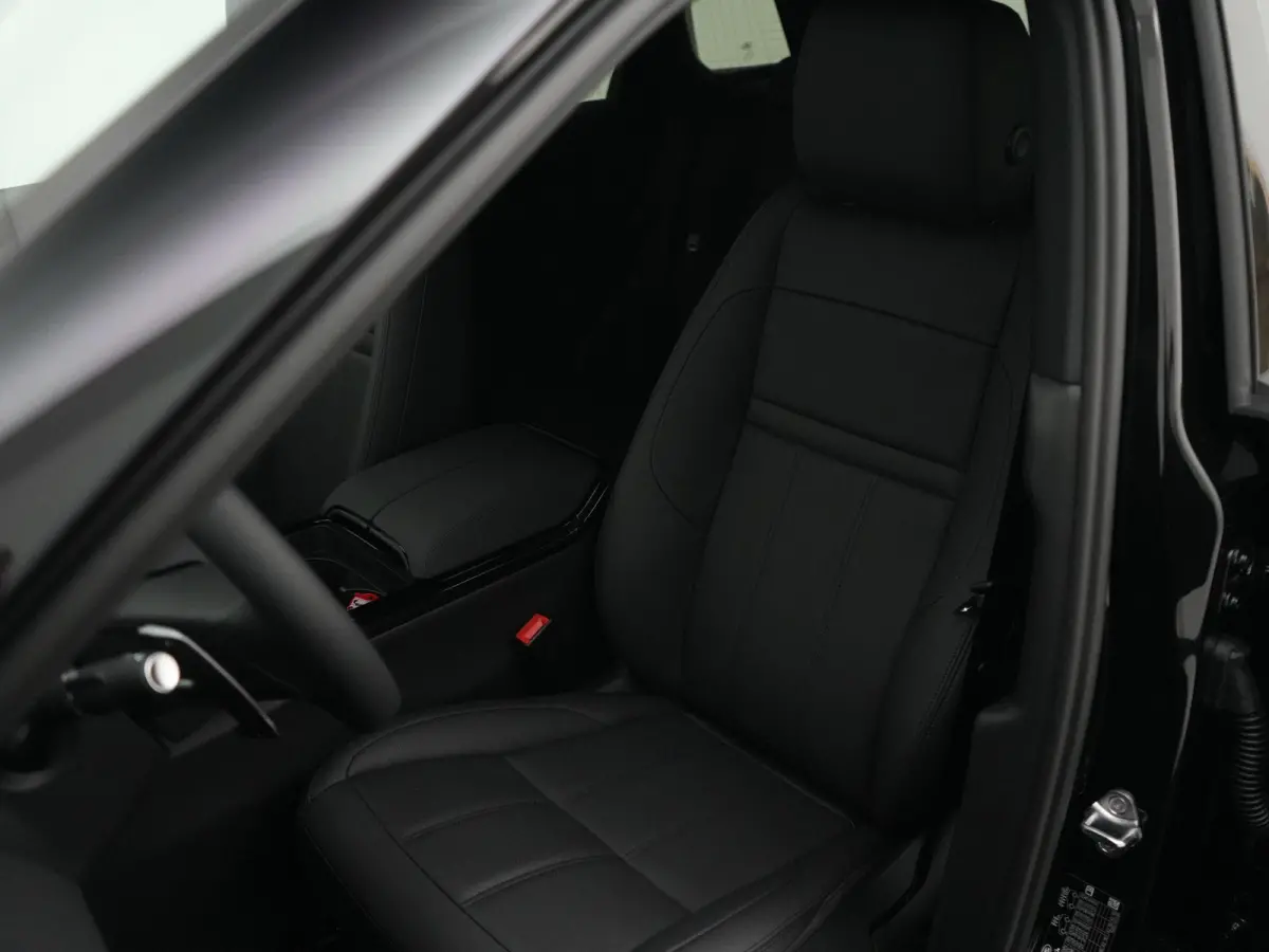 1.5 P270e PHEV AWD Business Dynamic Edition | Panoramisch schuifdak | Cold Climate Pack | Black Exterior Styling Pack |
