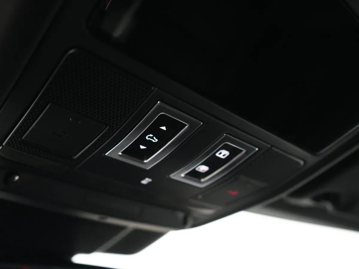 1.5 P270e PHEV AWD Business Dynamic Edition | Panoramisch schuifdak | Cold Climate Pack | Black Exterior Styling Pack |