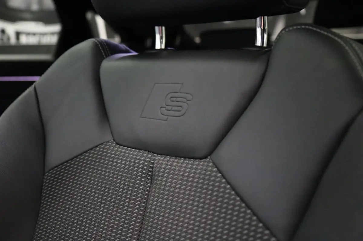 45 TFSI e S Edition 3X S-Line /PANO/KEYLES/STOELV/CARPLAY/VOL