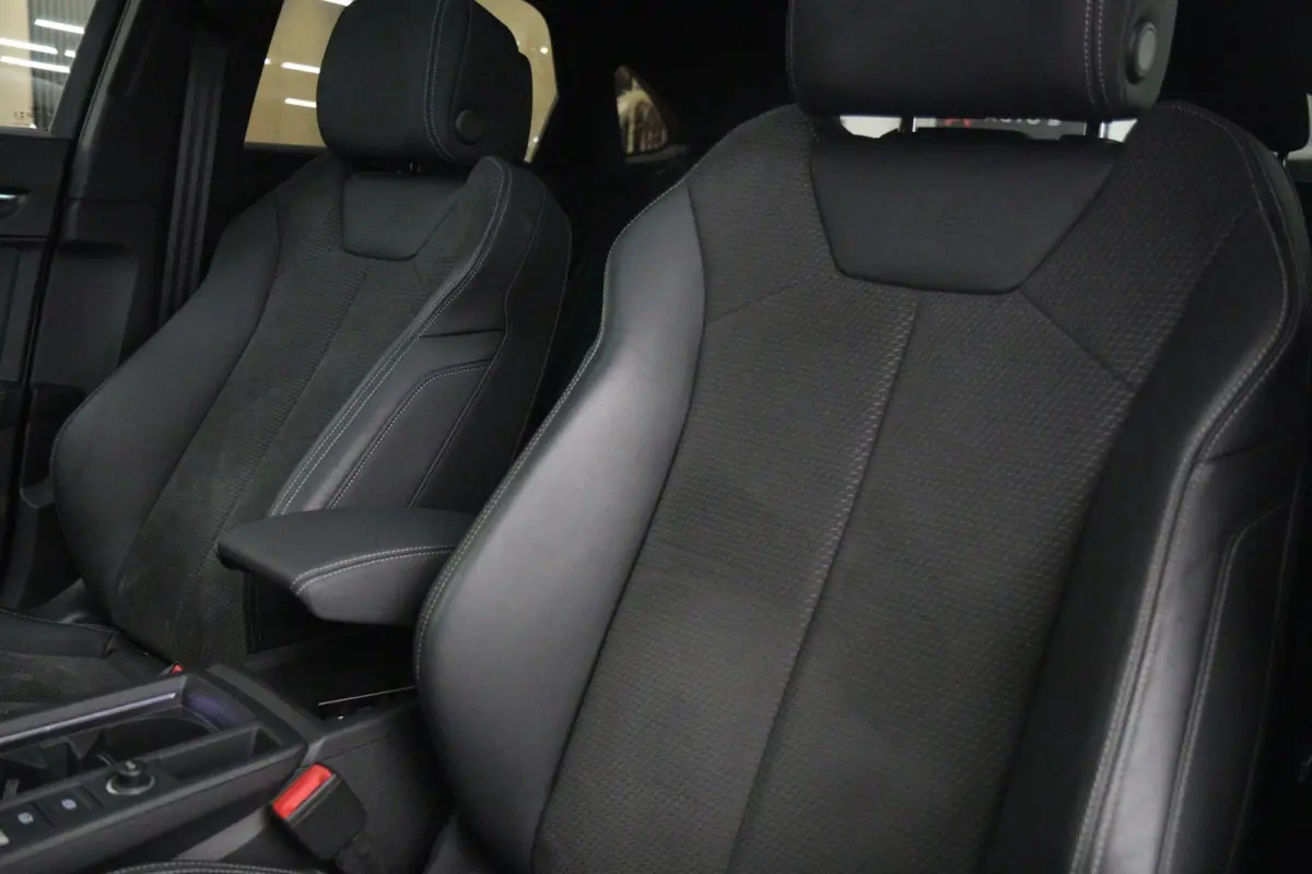 45 TFSI e S Edition 3X S-Line /PANO/KEYLES/STOELV/CARPLAY/VOL
