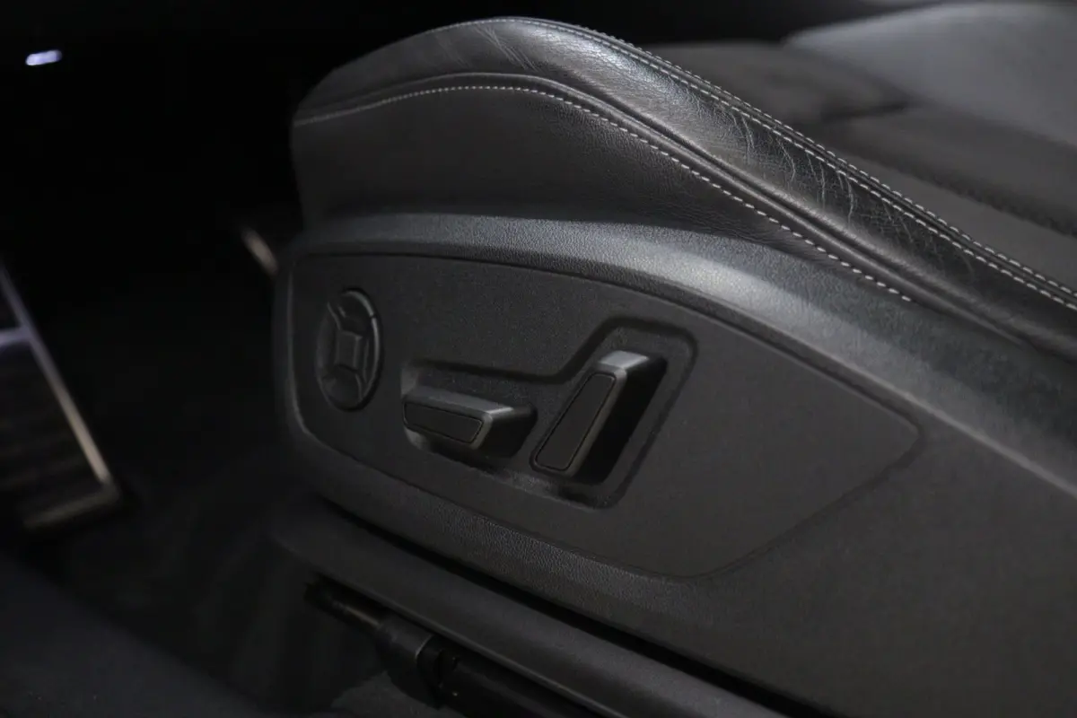 45 TFSI e S Edition 3X S-Line /PANO/KEYLES/STOELV/CARPLAY/VOL