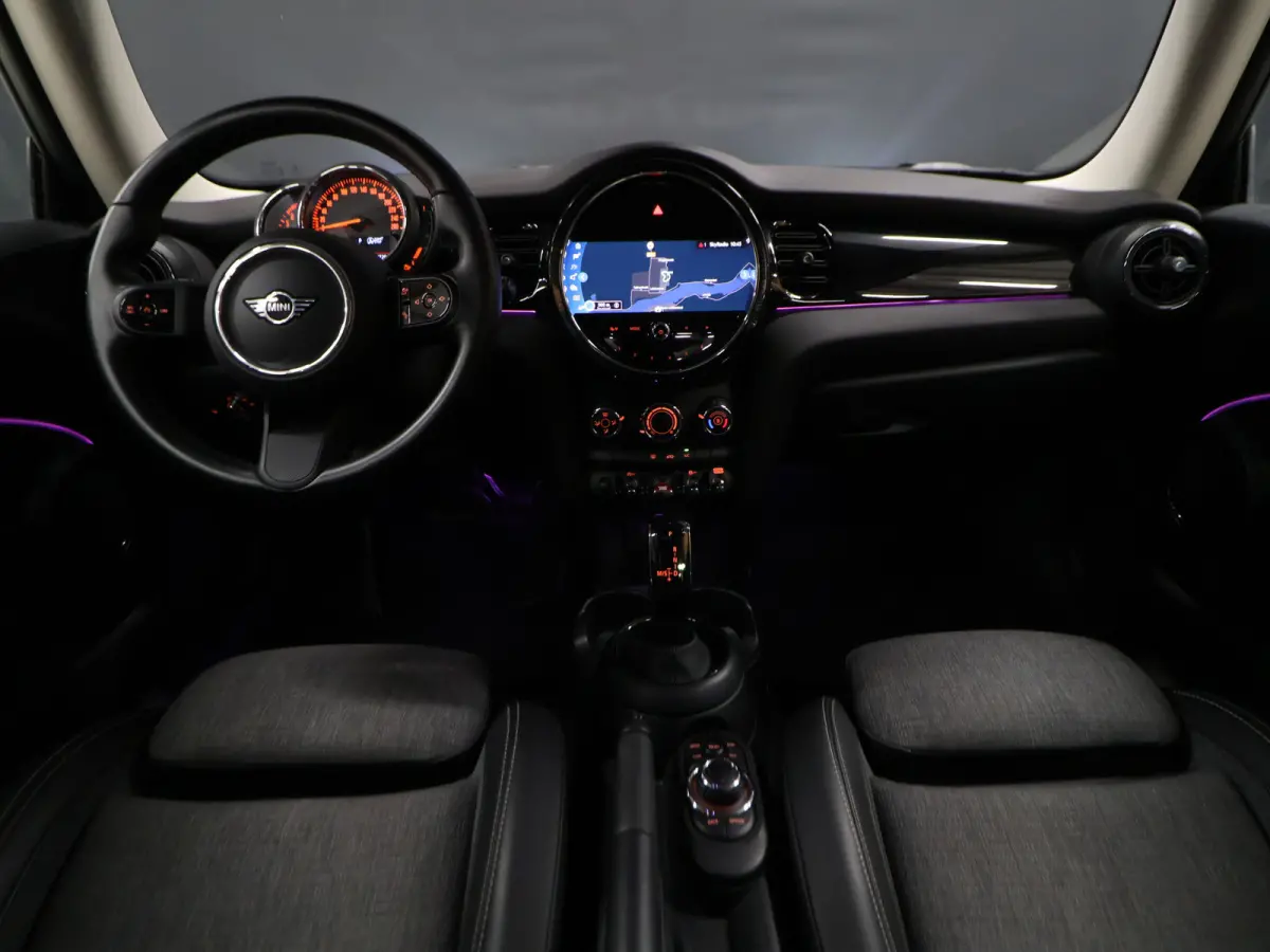 1.5 One Business Edition [APPLE CARPLAY, JCW VELG, PARKEERSENSOR, SPORTSTOELEN, CRUISE CONTROL, NIEUWSTAAT]