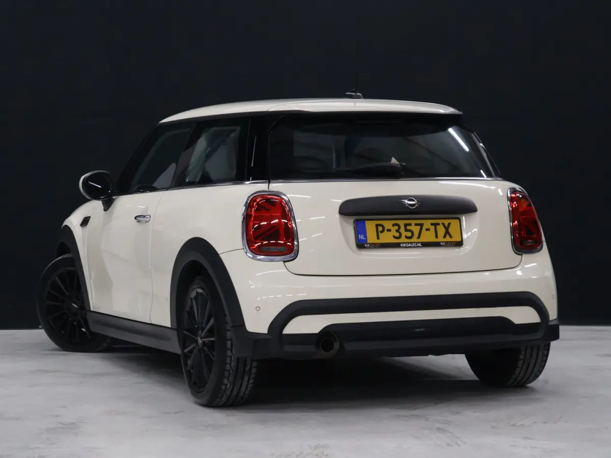 1.5 One Business Edition [APPLE CARPLAY, JCW VELG, PARKEERSENSOR, SPORTSTOELEN, CRUISE CONTROL, NIEUWSTAAT]
