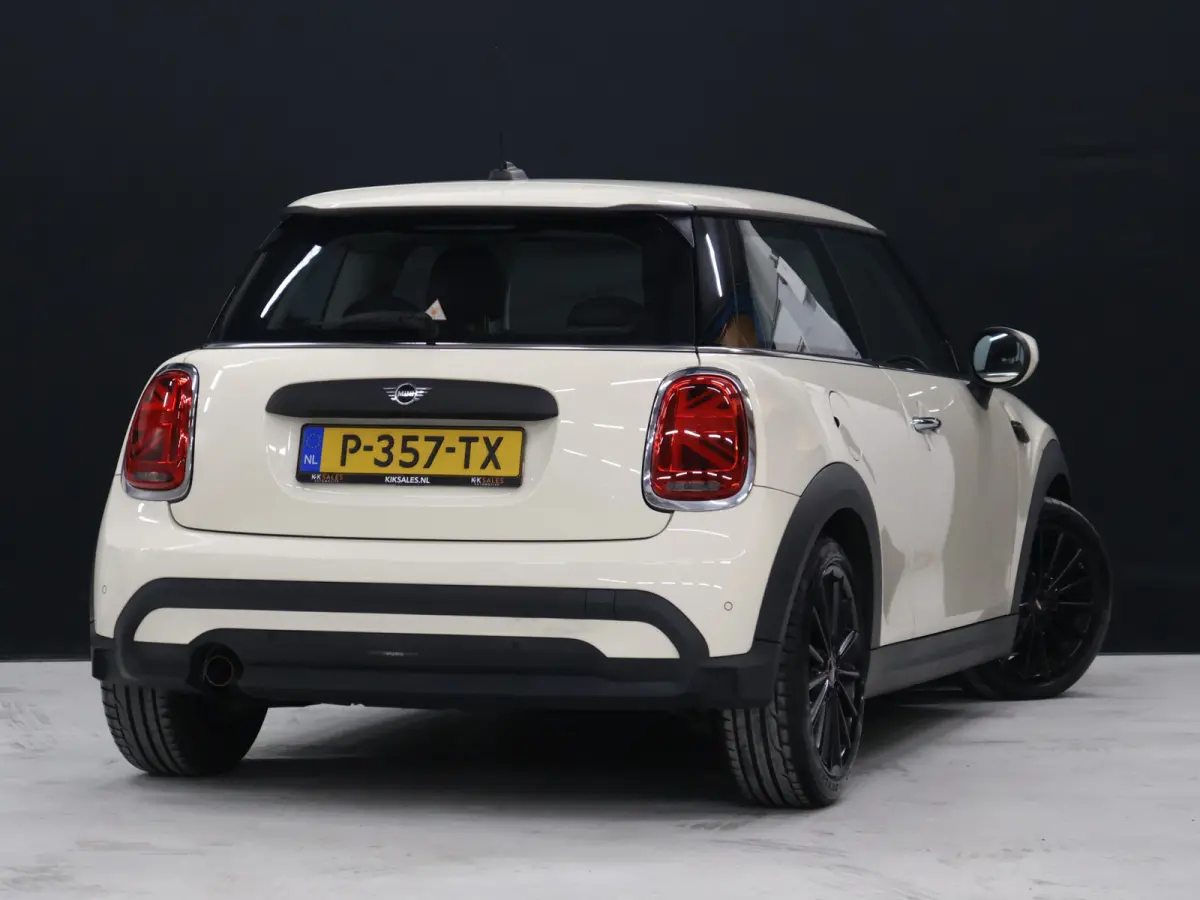 1.5 One Business Edition [APPLE CARPLAY, JCW VELG, PARKEERSENSOR, SPORTSTOELEN, CRUISE CONTROL, NIEUWSTAAT]