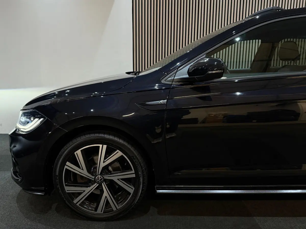 1.0 TSI R-Line Business originele km's Pano Navi Led IQ Lights