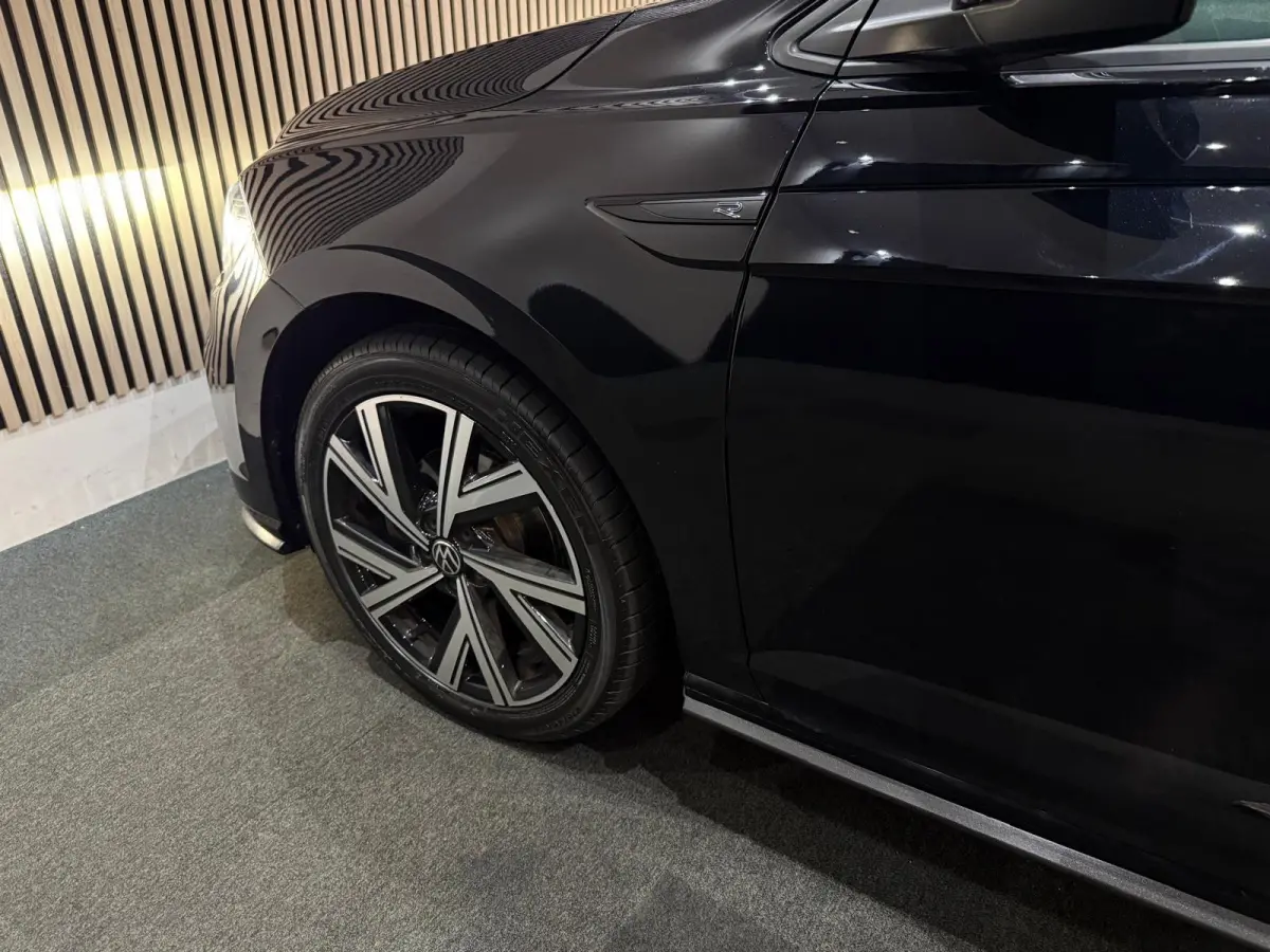1.0 TSI R-Line Business originele km's Pano Navi Led IQ Lights