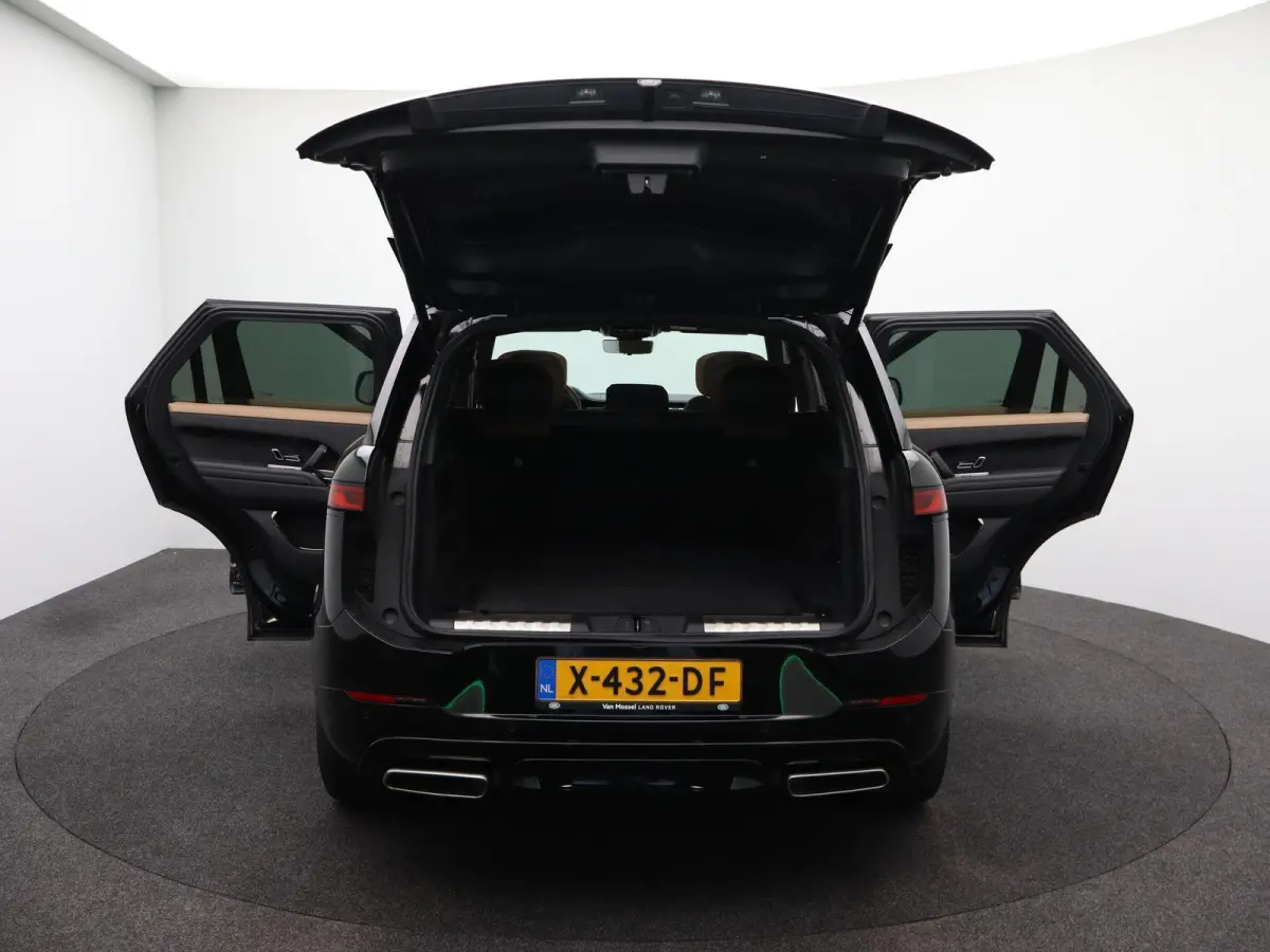 3.0 P550e Autobiography PHEV | Signature Audio | 4-Wheel Steering | Alcantara Hemelbekleding | Cold Climate Pack