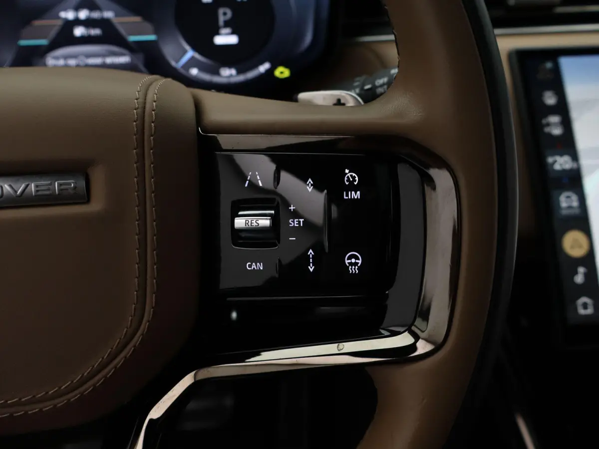 3.0 P550e Autobiography PHEV | Signature Audio | 4-Wheel Steering | Alcantara Hemelbekleding | Cold Climate Pack