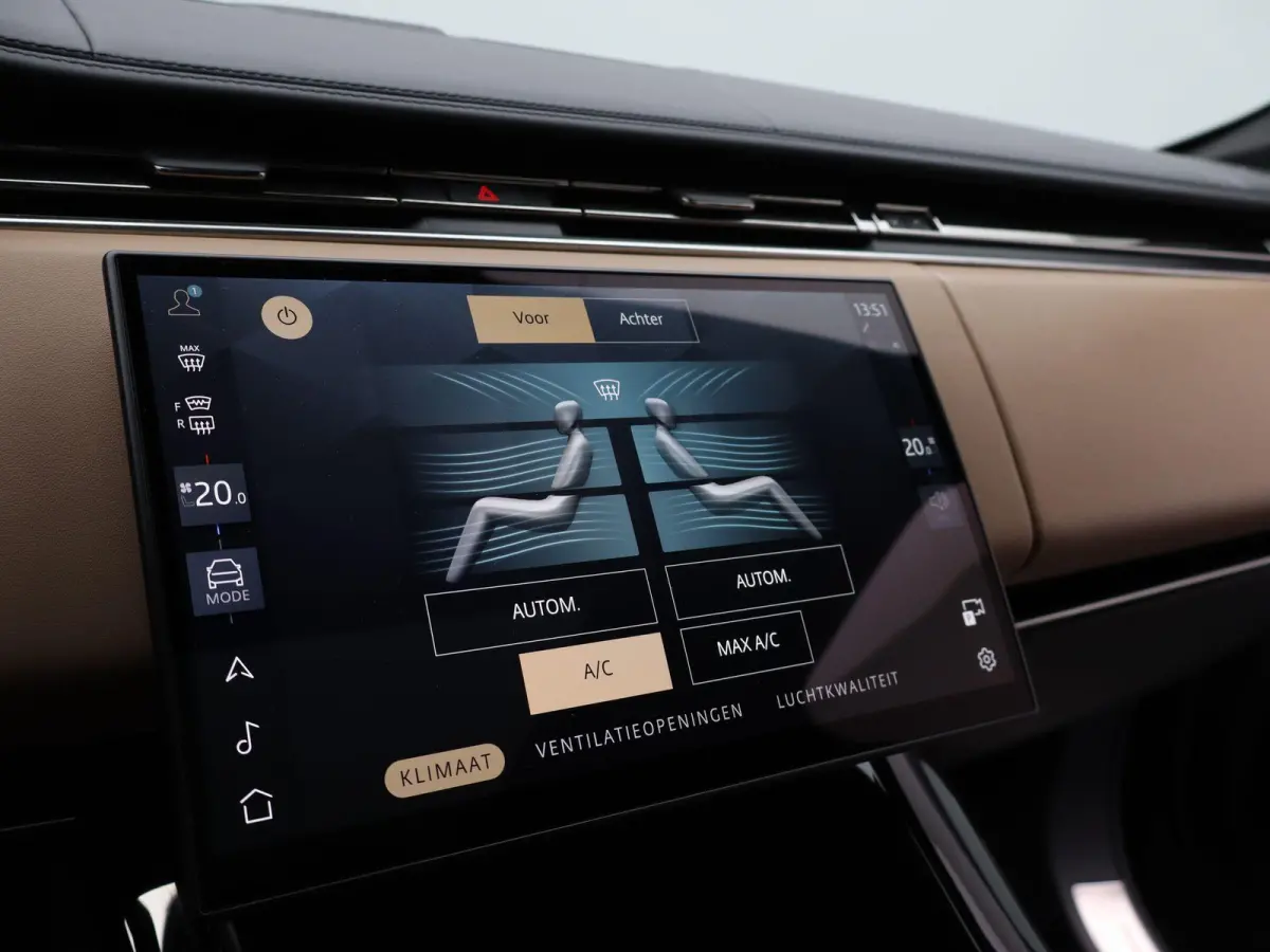 3.0 P550e Autobiography PHEV | Signature Audio | 4-Wheel Steering | Alcantara Hemelbekleding | Cold Climate Pack