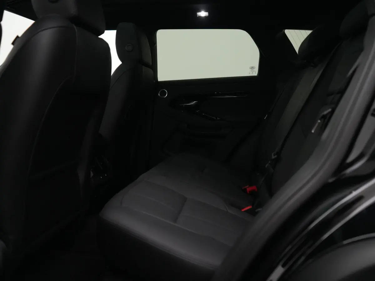 1.5 P270e PHEV Business Dynamic Edition | Cold Climate Pack | Black Exterior Pack | Elektrische Trekhaak