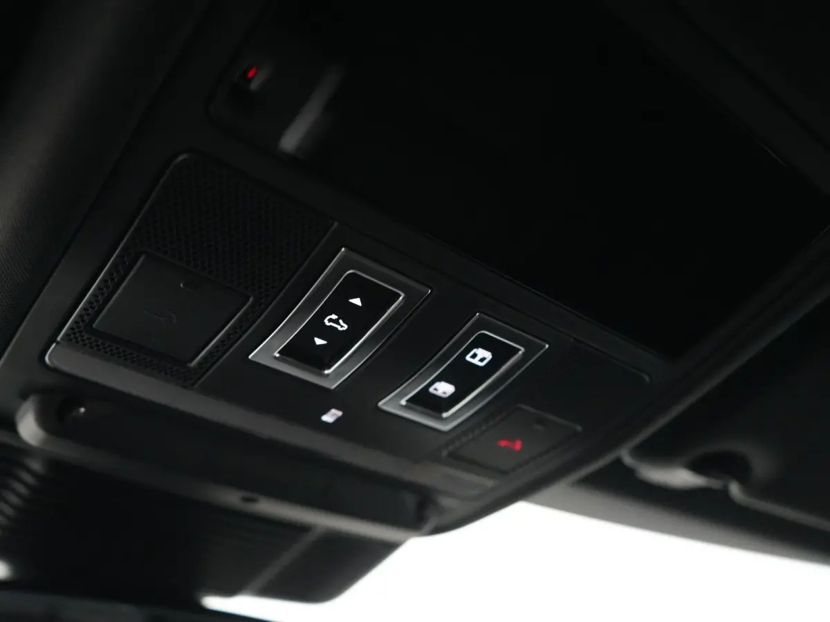 1.5 P270e PHEV Business Dynamic Edition | Cold Climate Pack | Black Exterior Pack | Elektrische Trekhaak