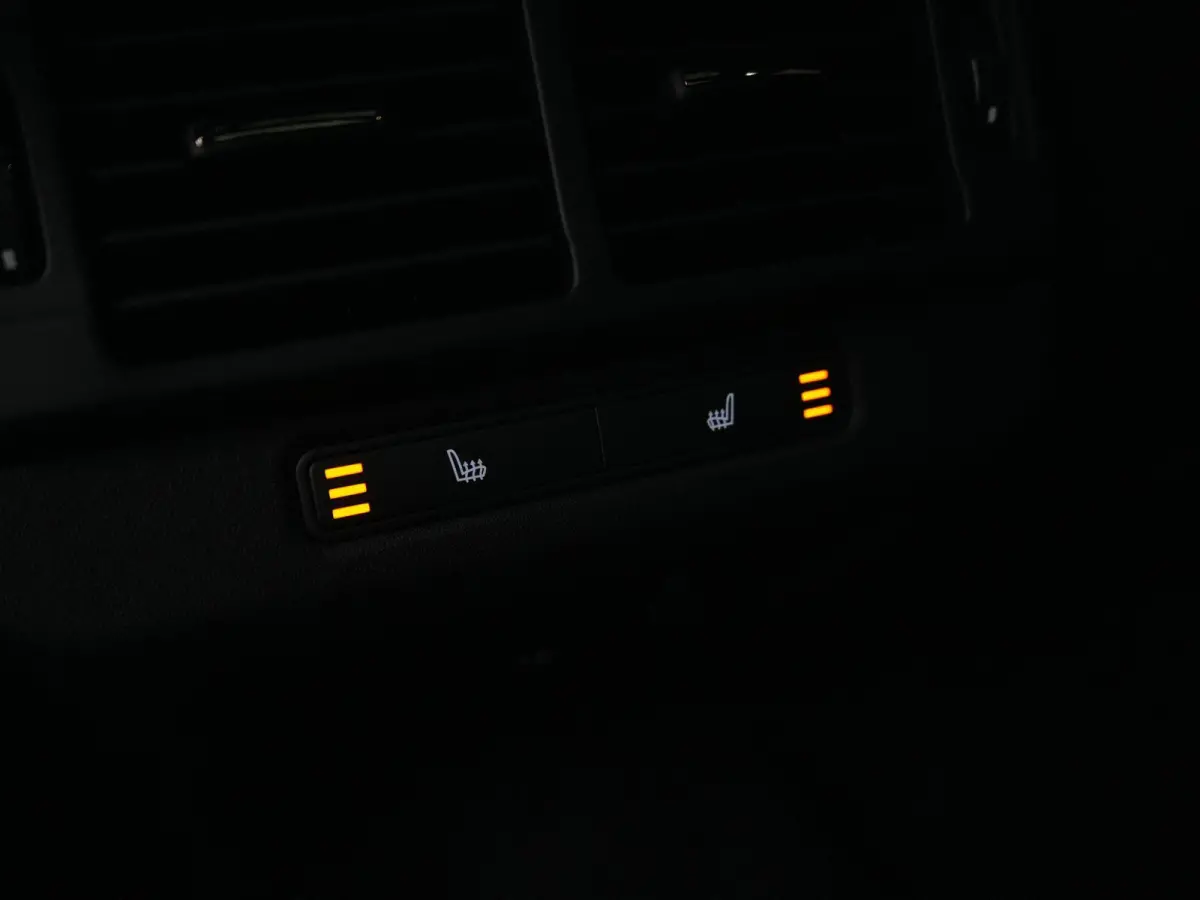 1.5 P270e PHEV Business Dynamic Edition | Cold Climate Pack | Black Exterior Pack | Elektrische Trekhaak