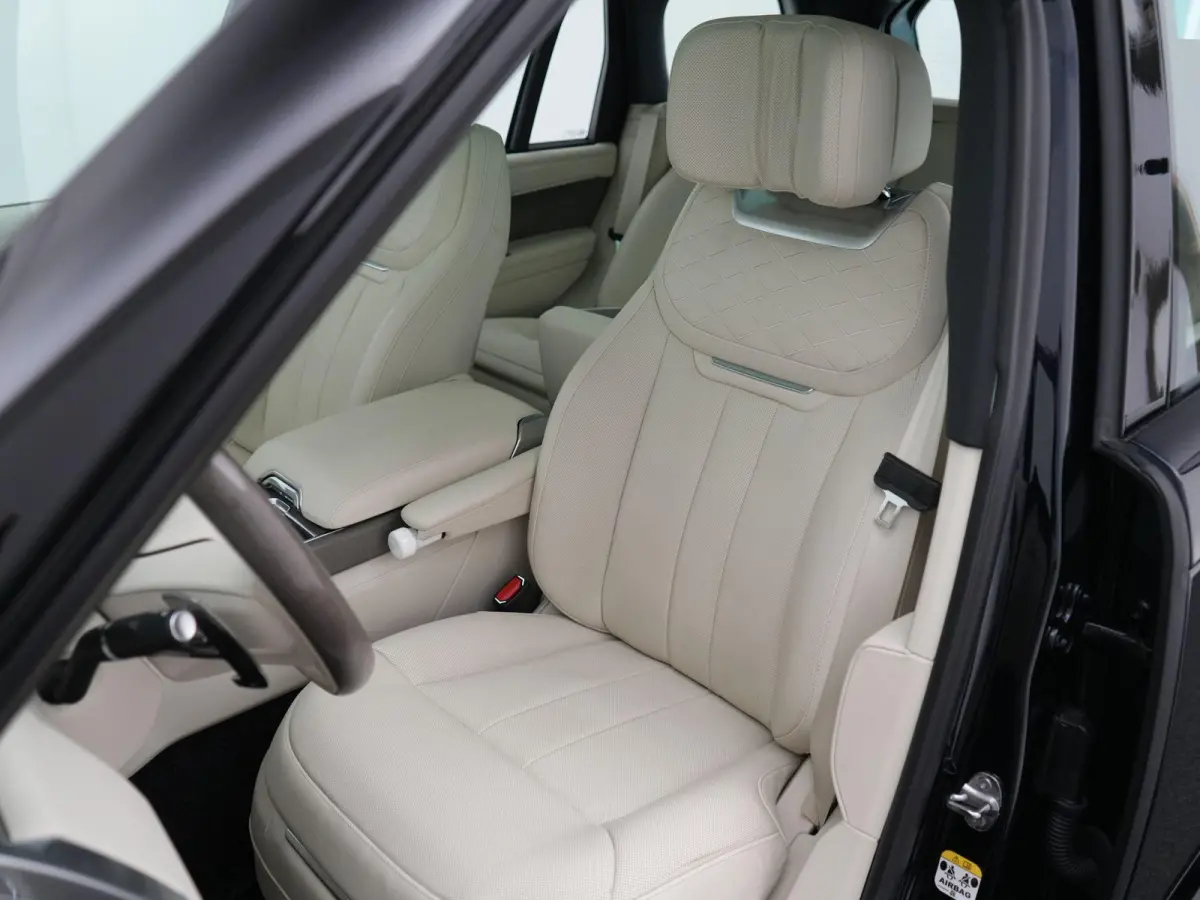 3.0 P550e SV PHEV | SV Convenience Pack | Mohair mattenset | SV 23inch Velgen