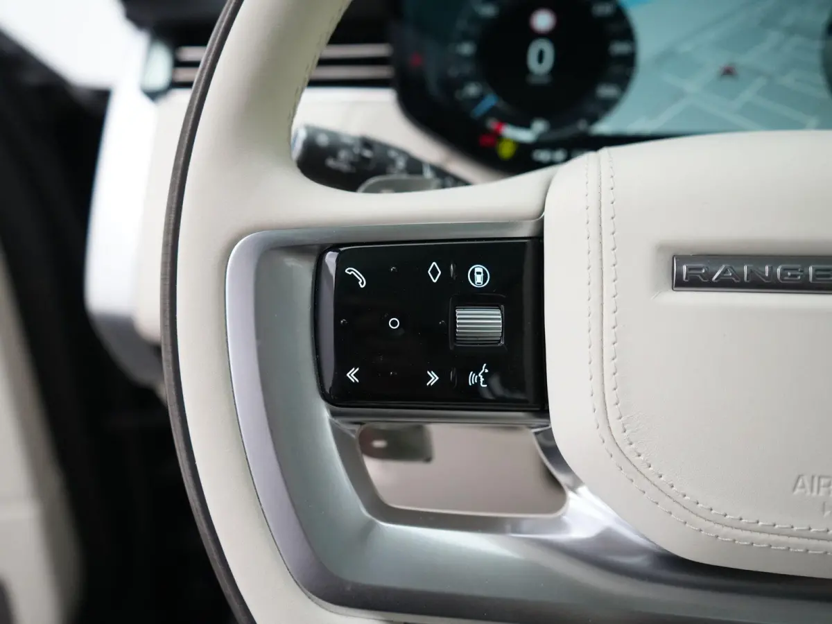 3.0 P550e SV PHEV | SV Convenience Pack | Mohair mattenset | SV 23inch Velgen