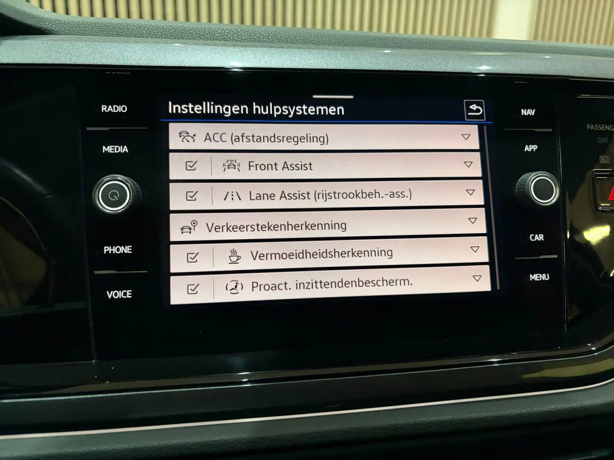 1.0 TSI Style DSG Virtual IQ LIghts Navi