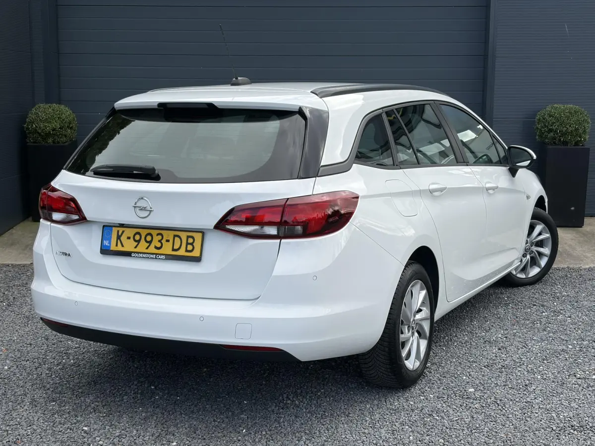 1.2 Edition ✓Camera ✓110pk✓2e Eigenaar✓Carplay✓Navi✓Airco✓Cruise✓Pdc✓LED koplampen✓N.A.P.✓6 Bak✓Pdc V+A✓Lm velgen✓Dakdragers ✓Comfortstoelen✓Bj 11-2020✓Apk 