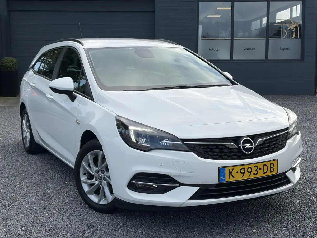 1.2 Edition ✓Camera ✓110pk✓2e Eigenaar✓Carplay✓Navi✓Airco✓Cruise✓Pdc✓LED koplampen✓N.A.P.✓6 Bak✓Pdc V+A✓Lm velgen✓Dakdragers ✓Comfortstoelen✓Bj 11-2020✓Apk 