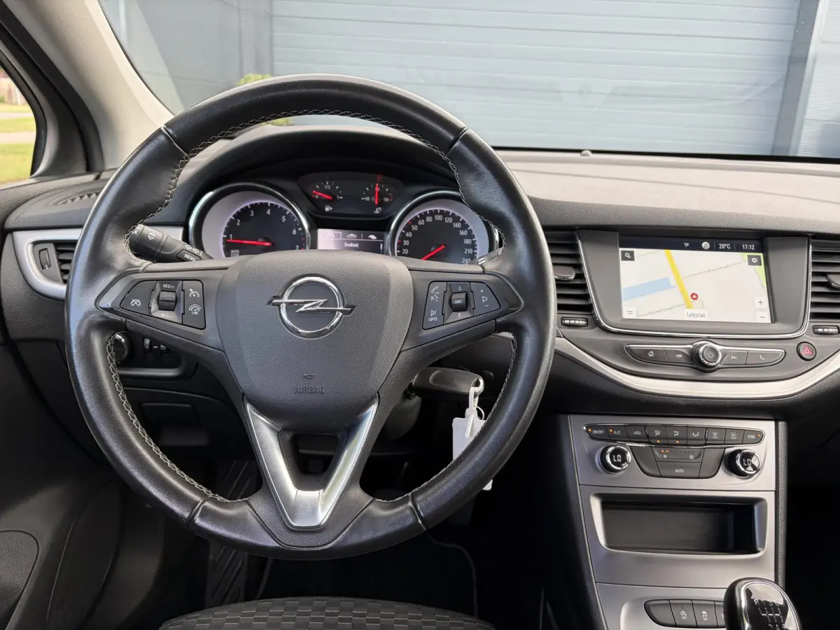 1.2 Edition ✓Camera ✓110pk✓2e Eigenaar✓Carplay✓Navi✓Airco✓Cruise✓Pdc✓LED koplampen✓N.A.P.✓6 Bak✓Pdc V+A✓Lm velgen✓Dakdragers ✓Comfortstoelen✓Bj 11-2020✓Apk 