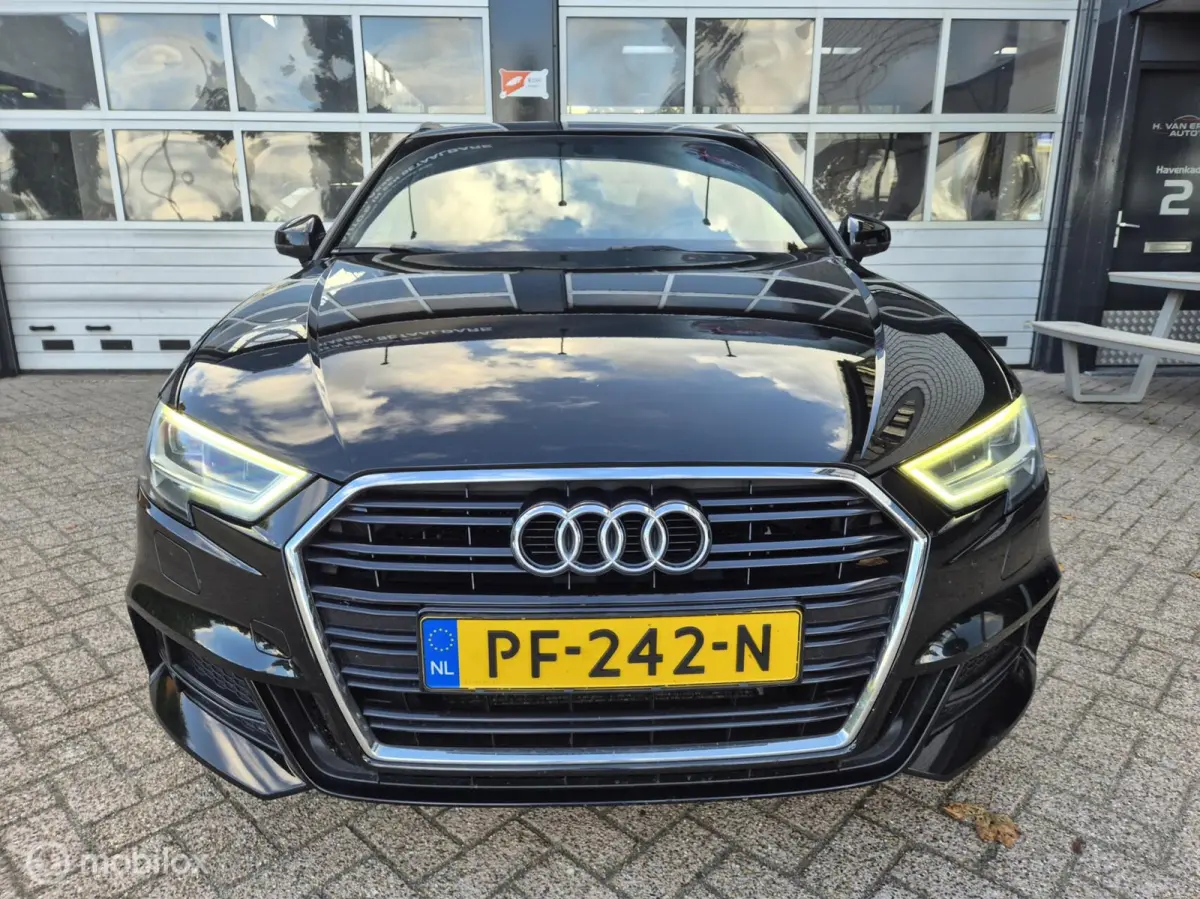 1.0 TFSI Sport S-LINE RIJKLAAR! 18" NAVI