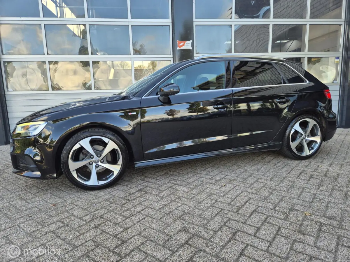 1.0 TFSI Sport S-LINE RIJKLAAR! 18" NAVI