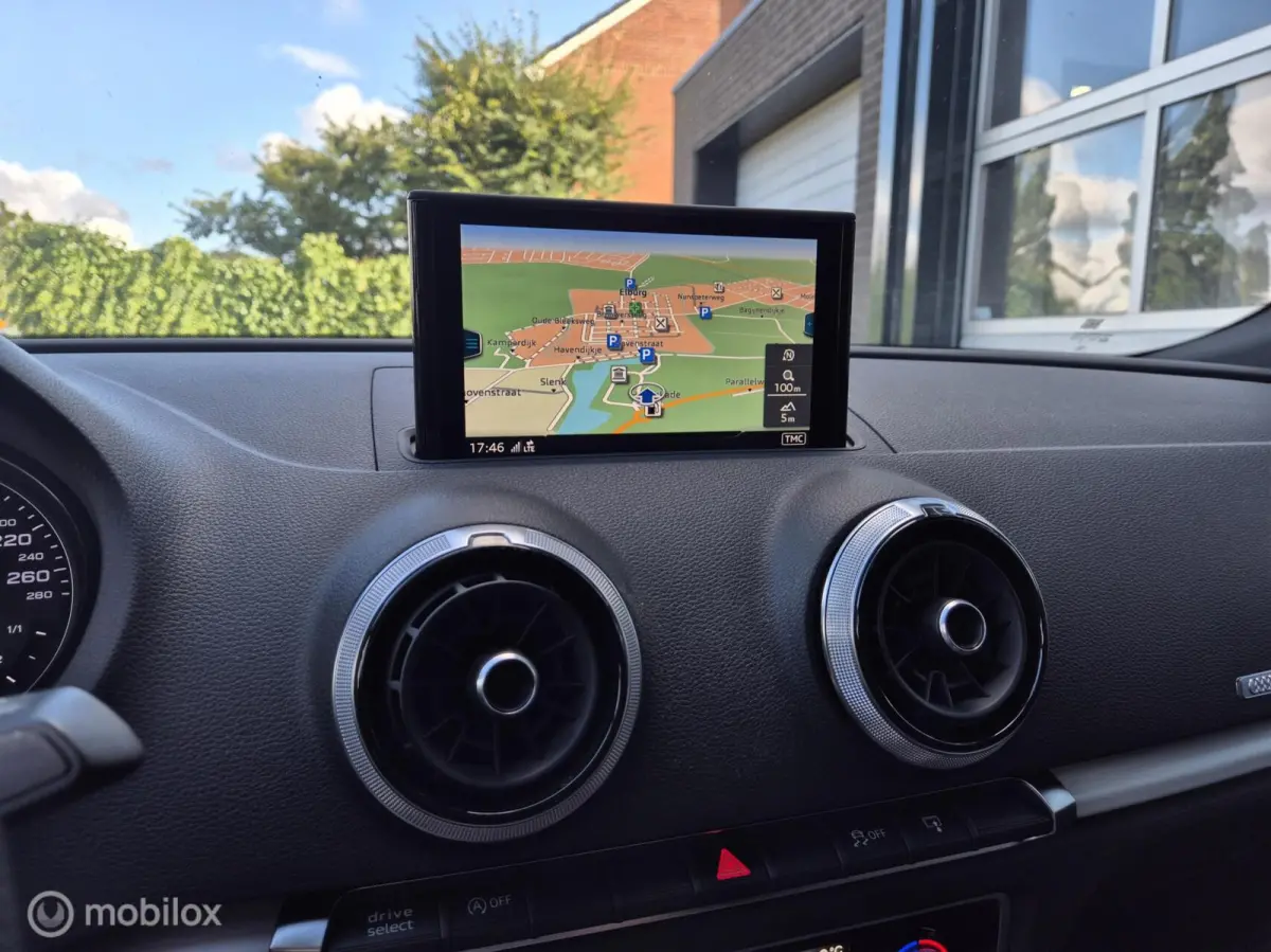1.0 TFSI Sport S-LINE RIJKLAAR! 18" NAVI