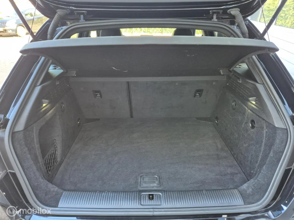 1.0 TFSI Sport S-LINE RIJKLAAR! 18" NAVI