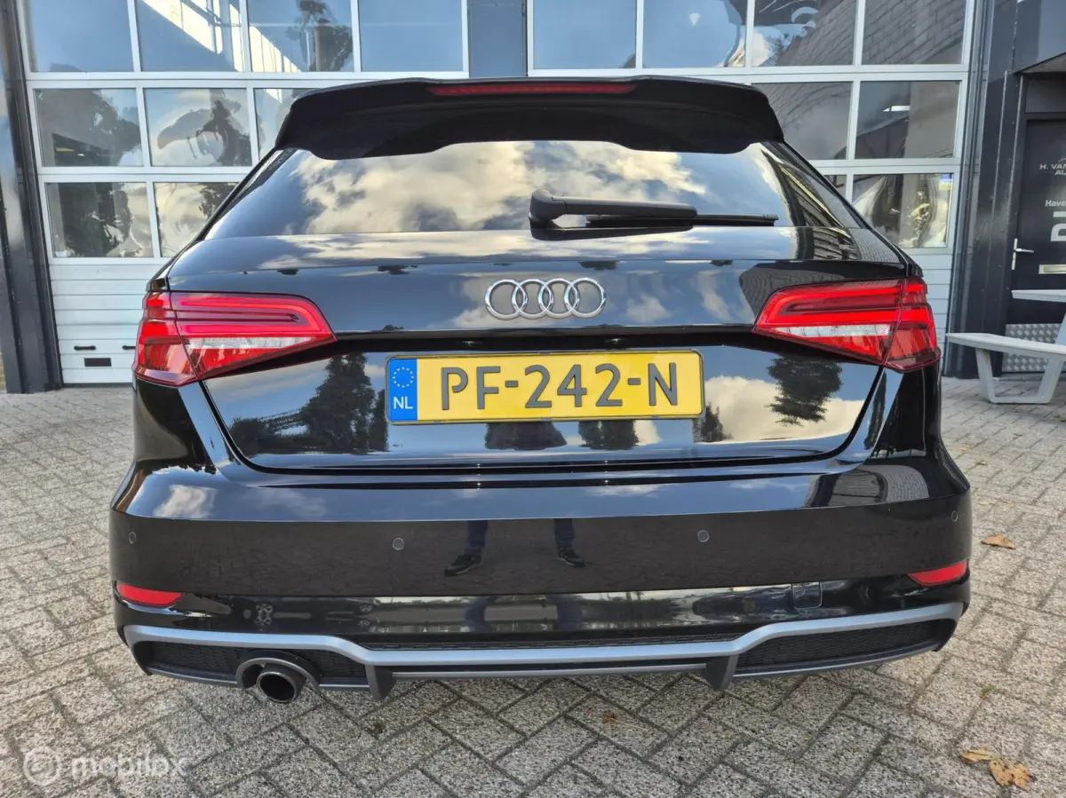 1.0 TFSI Sport S-LINE RIJKLAAR! 18" NAVI
