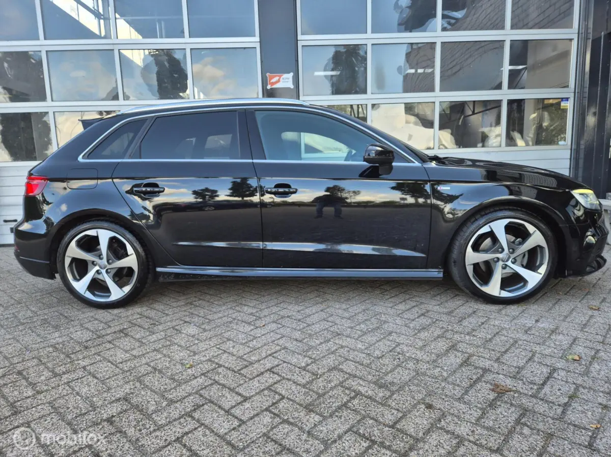 1.0 TFSI Sport S-LINE RIJKLAAR! 18" NAVI