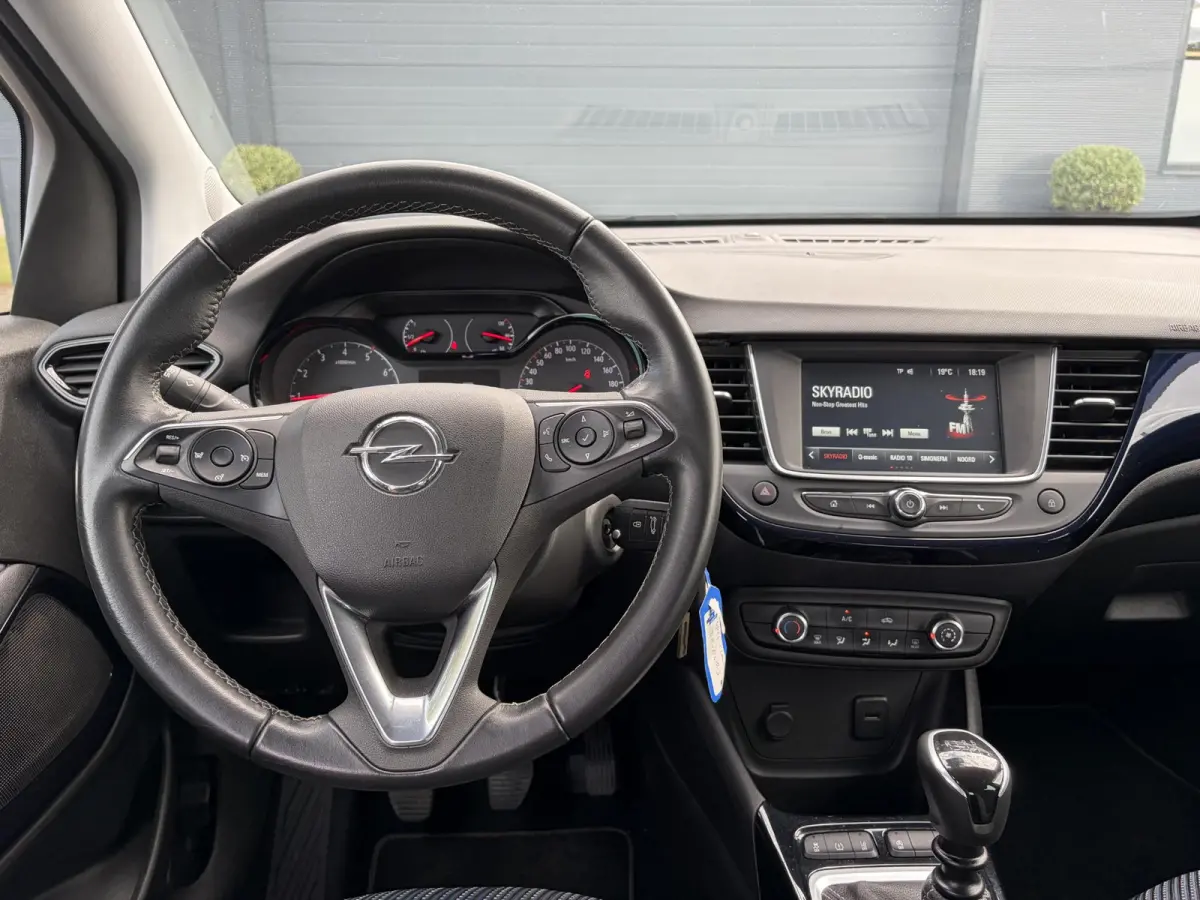 1.2 Turbo 120 Jaar Edition ✓110pk✓D-riem vv in 2025✓2e Eigenaar✓Carplay✓Lm velgen✓N.A.P✓6 Bak✓Airco✓Cruise✓Pdc✓Rijstrooksensor✓Apk tot 12-2027
