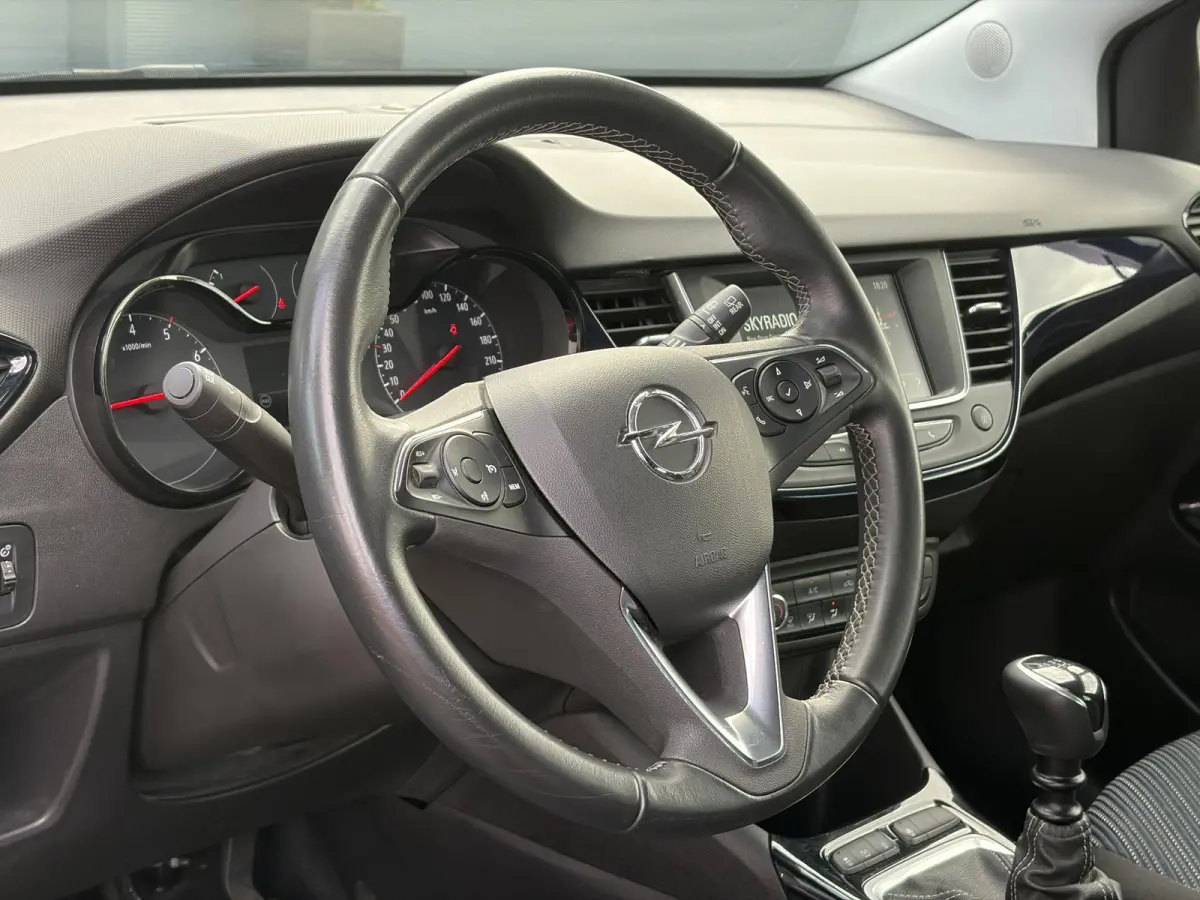 1.2 Turbo 120 Jaar Edition ✓110pk✓D-riem vv in 2025✓2e Eigenaar✓Carplay✓Lm velgen✓N.A.P✓6 Bak✓Airco✓Cruise✓Pdc✓Rijstrooksensor✓Apk tot 12-2027