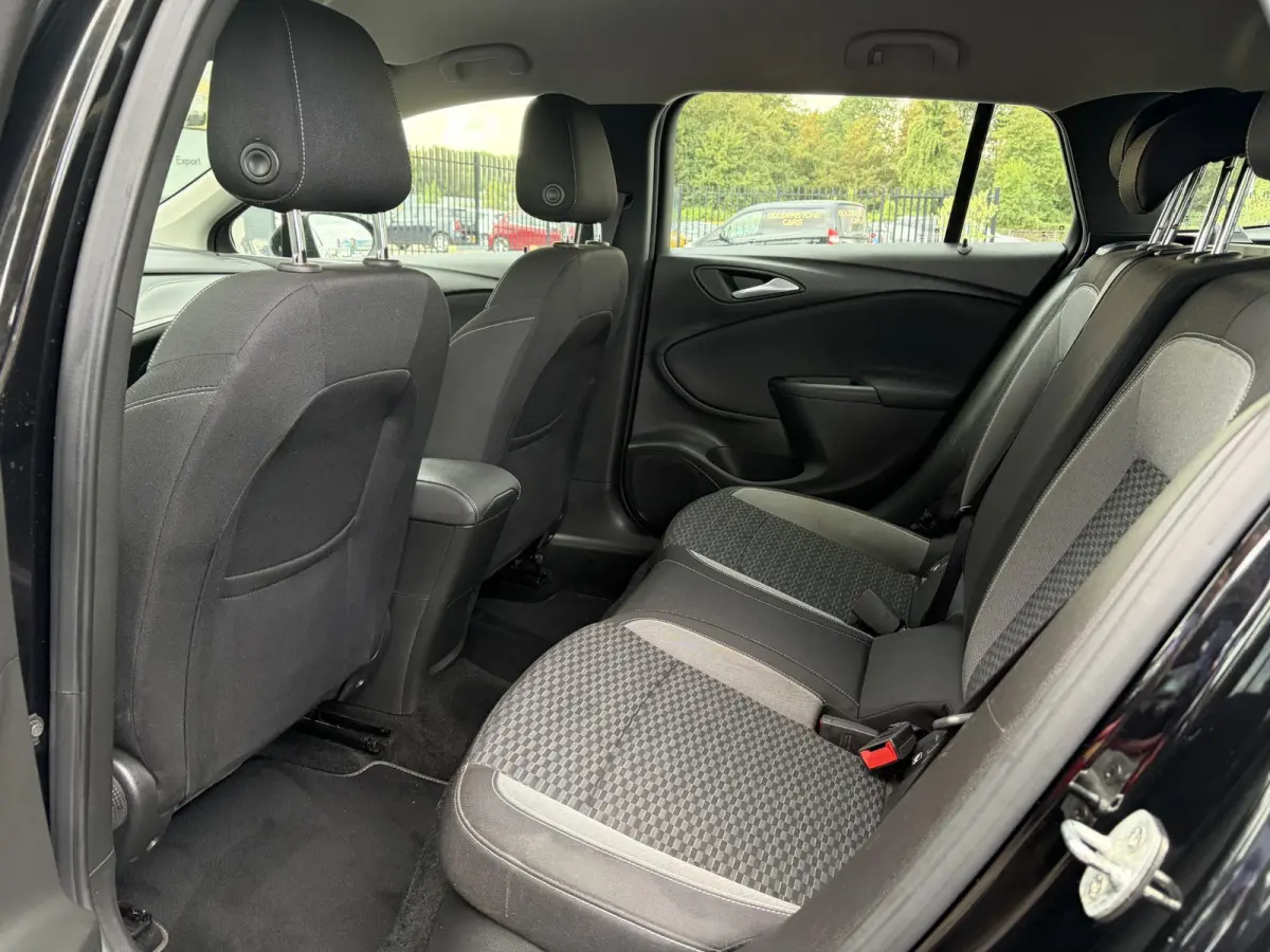 1.2 Edition ✓131pk✓2e Eigenaar✓Trekhaak✓Navi✓Airco✓Cruise✓Pdc V+A✓Lm velgen✓Dealer Onderhouden✓Comfortstoelen✓N.A.P✓Apk tot 07-2028