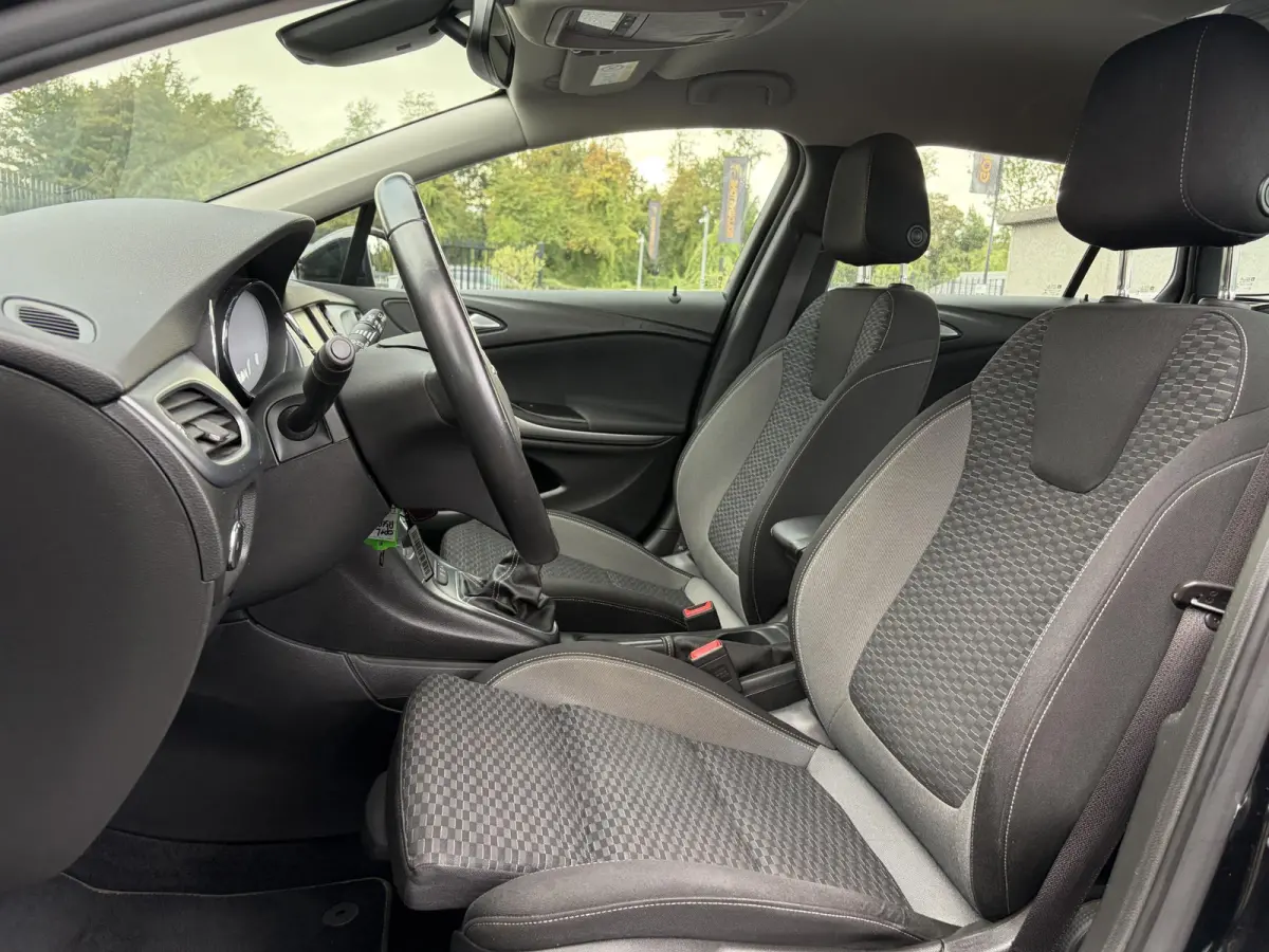 1.2 Edition ✓131pk✓2e Eigenaar✓Trekhaak✓Navi✓Airco✓Cruise✓Pdc V+A✓Lm velgen✓Dealer Onderhouden✓Comfortstoelen✓N.A.P✓Apk tot 07-2028