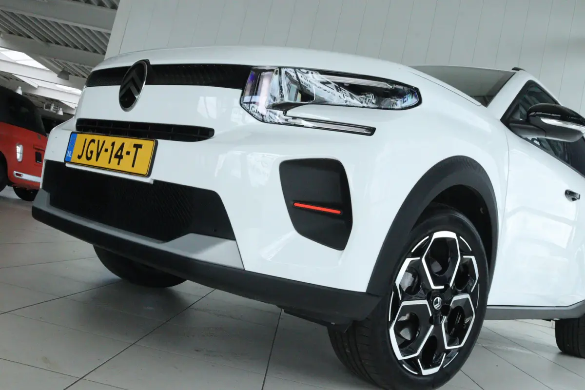 1.2 Turbo 100pk Max | Cruise Control | Camera | Navigatie | Climate Control | Carplay | Comfortstoelen | Led Vision | 17 Inch