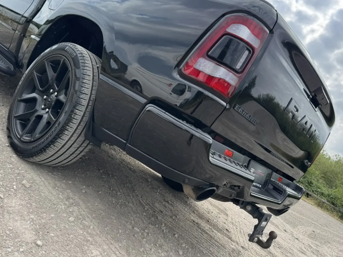 1500 LARAMIE NIGHT 5.7L V8, 1E EIG, DIGITAL CLUSTER, BLIS, H&K, CARVEN EXHAUST, 12 INCH SCREEN, 22 INCH