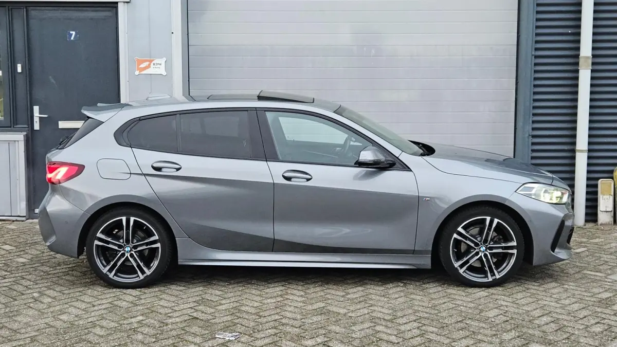 118i M-Sport | Orig. NL | PANO | Sfeerverl. | Carplay | ACC