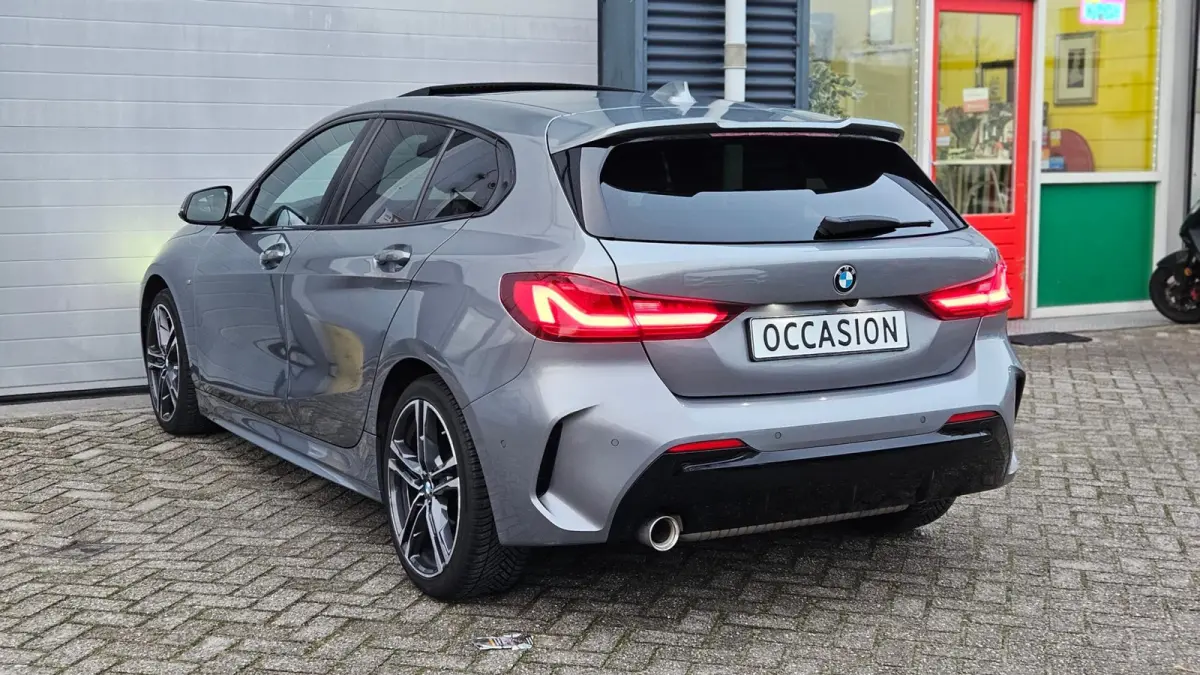 118i M-Sport | Orig. NL | PANO | Sfeerverl. | Carplay | ACC