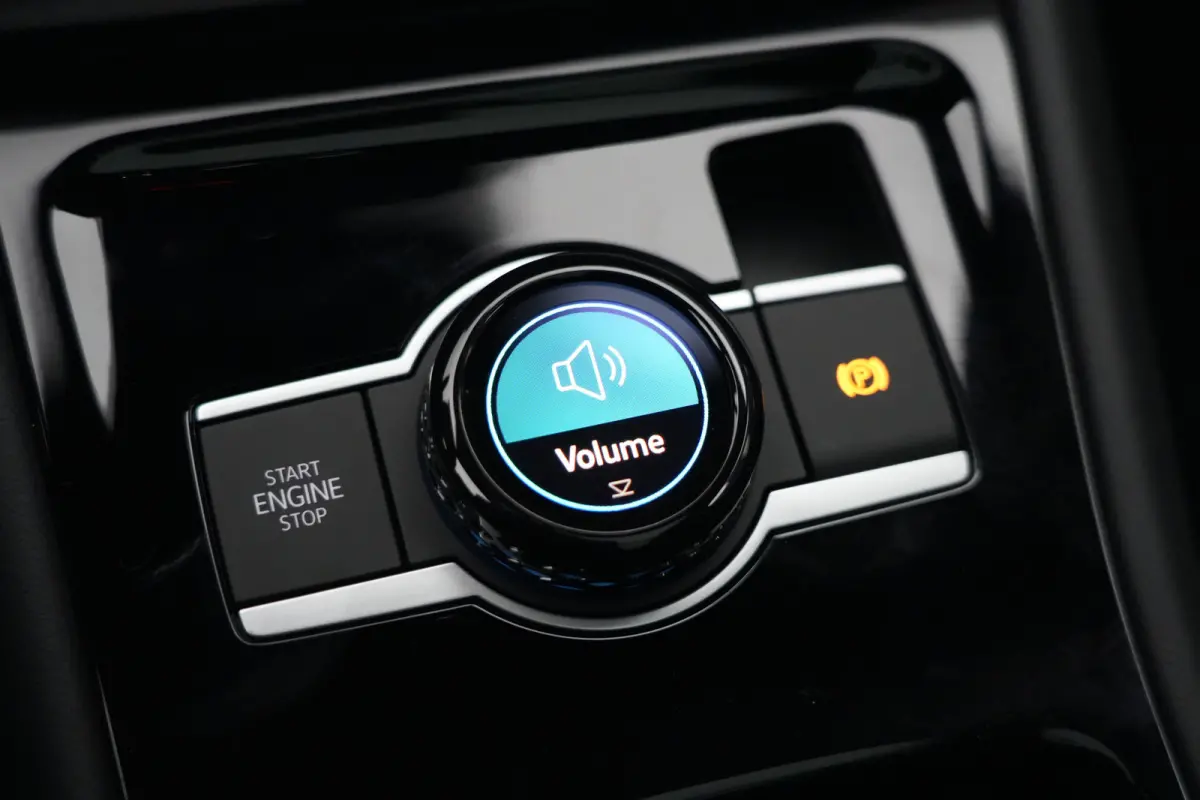 R-Line | 272 PK | Panoramadak | Matrix LED | Head-up display | Trekhaak | Volkswagen Tiguan R-Line met 272 PK plug-in hybride aandrijving, een 1.5-liter 4-cilinder benzinemotor, panoramadak,