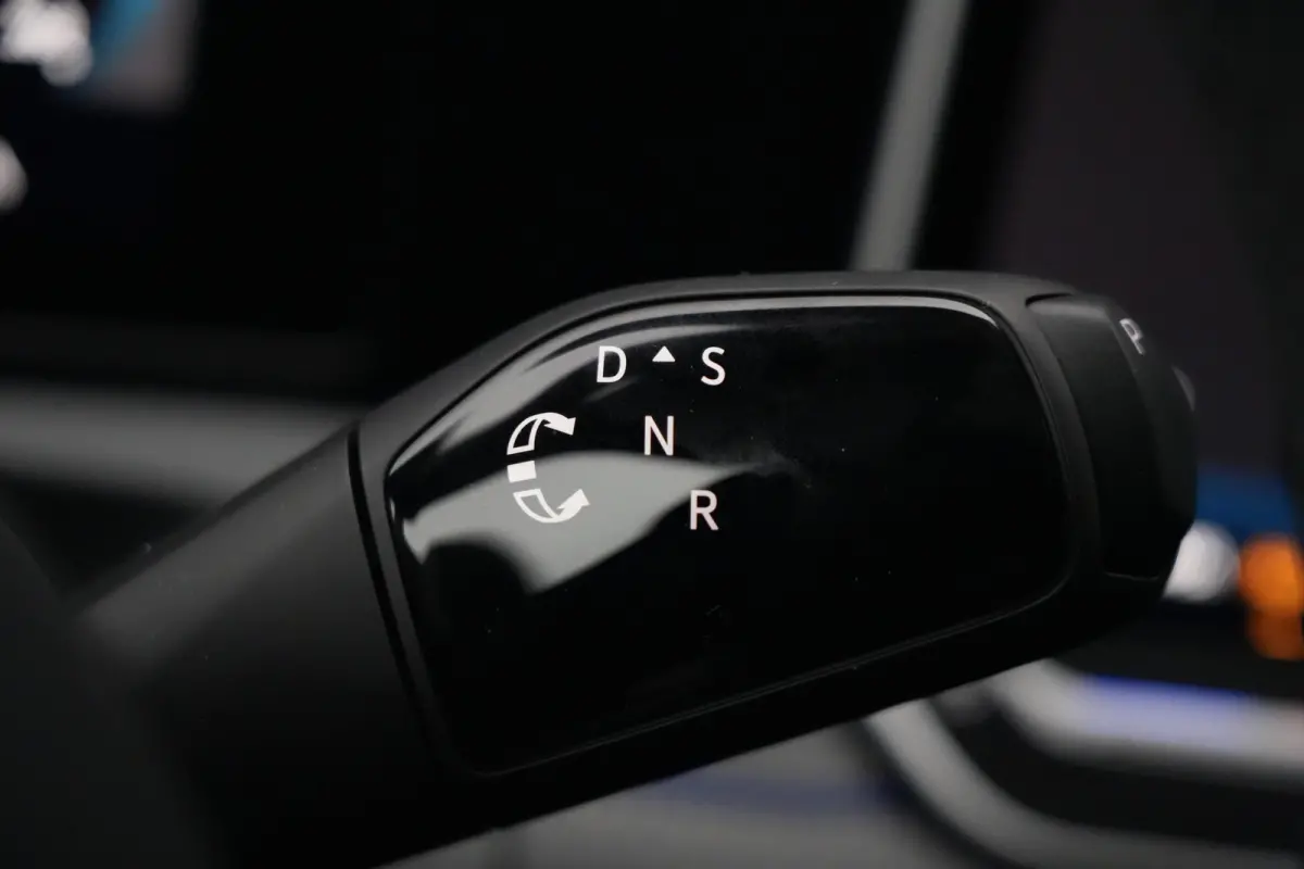R-Line | 272 PK | Panoramadak | Matrix LED | Head-up display | Trekhaak | Volkswagen Tiguan R-Line met 272 PK plug-in hybride aandrijving, een 1.5-liter 4-cilinder benzinemotor, panoramadak,